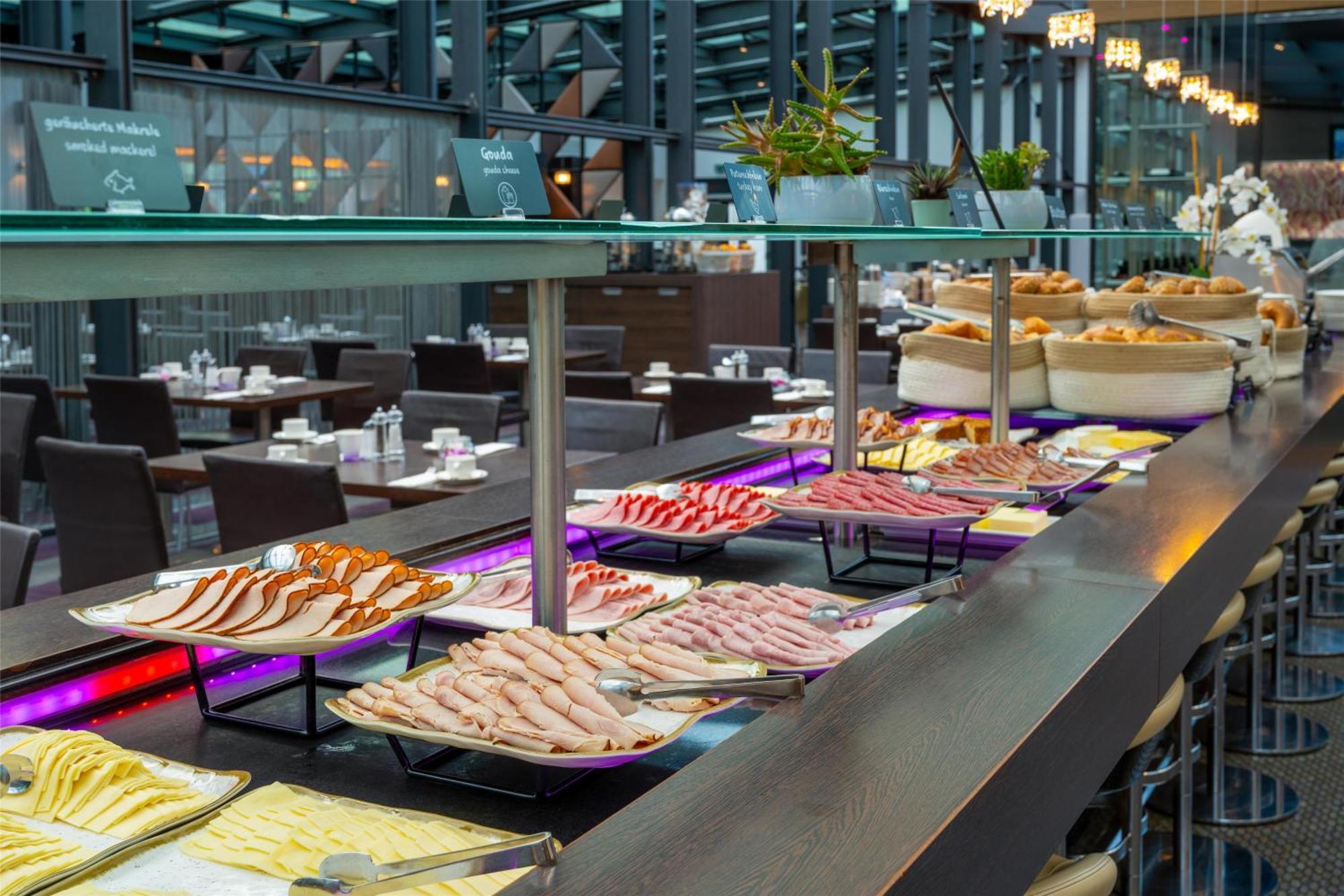 Hotel Park By Radisson Alexanderplatz 4*
